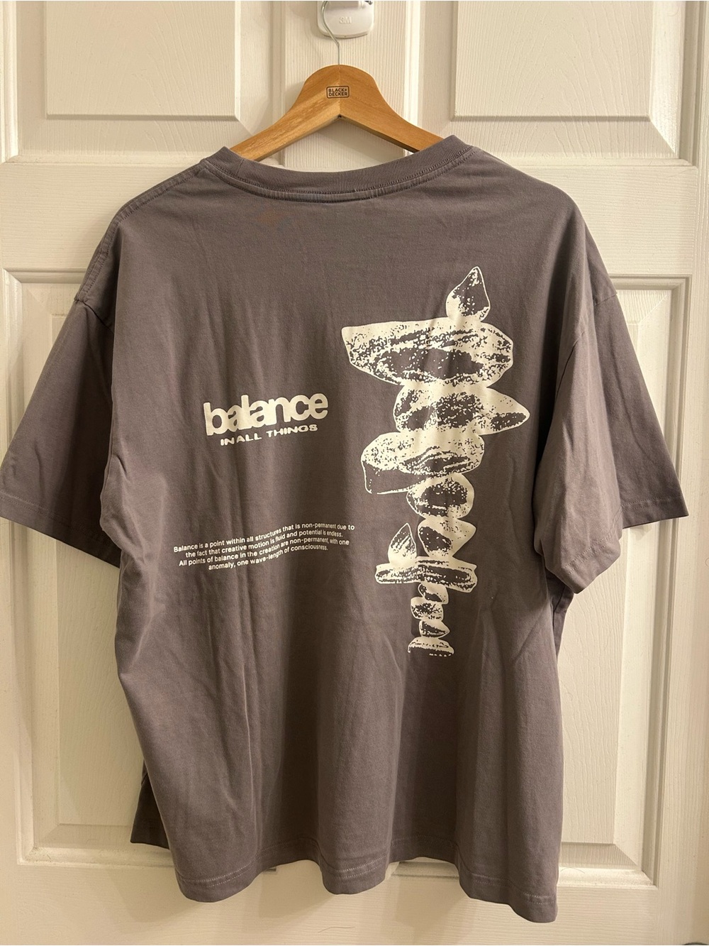 Short-Sleeve Graphic Tee in Charcoal